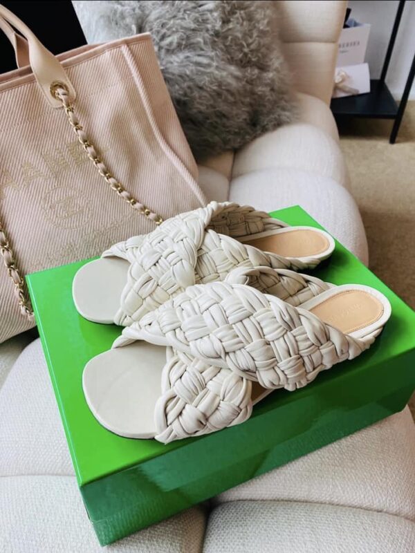 Klapki Bottega Veneta Roz 40