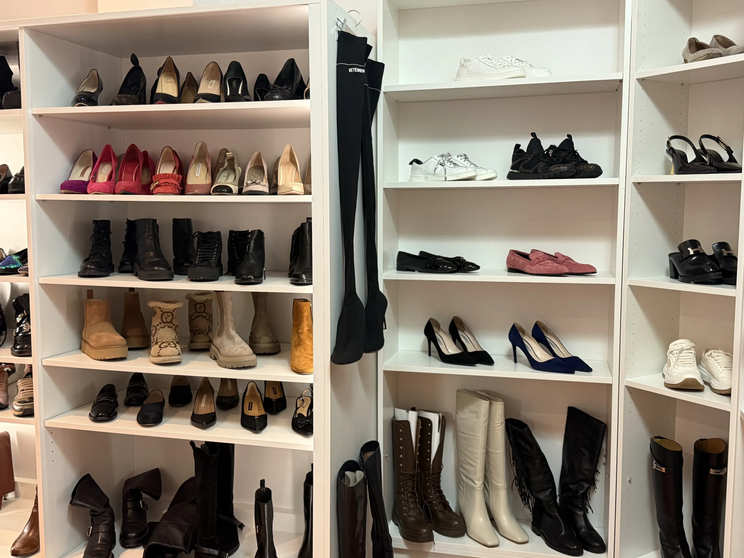 Buty designerskie używane - Luksusowe buty marki premium w komisie Zapasy z Szafy Szczecin