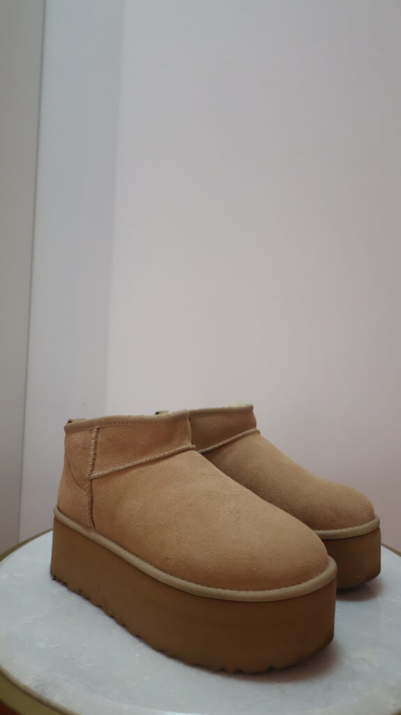 UGG krótkie piaskowe
