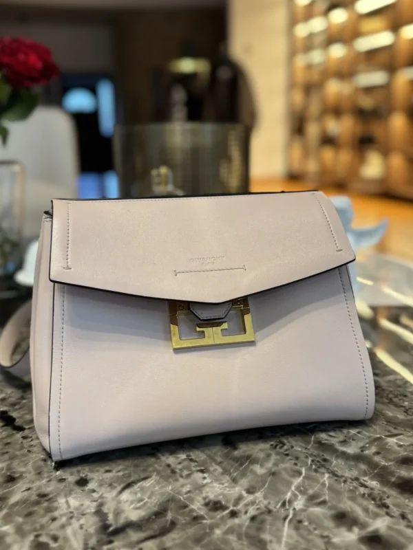 Torebka Givenchy Mystic beżowa