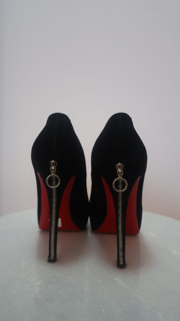 Chritian Louboutin Czarne z zamkiem