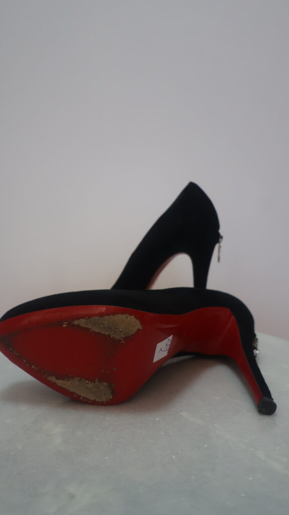 Chritian Louboutin Czarne z zamkiem