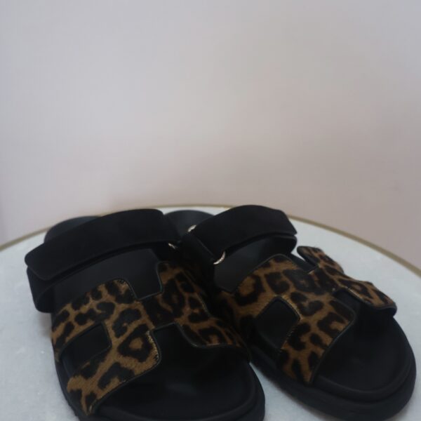 Klapki Hermès panterka