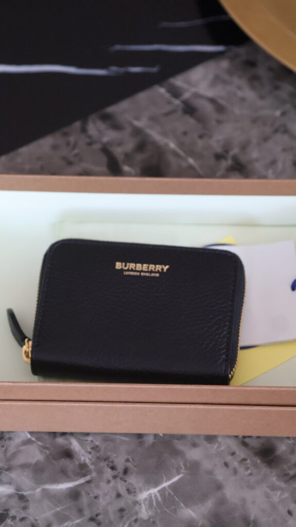 Skórzany portfel Burberry na zamek