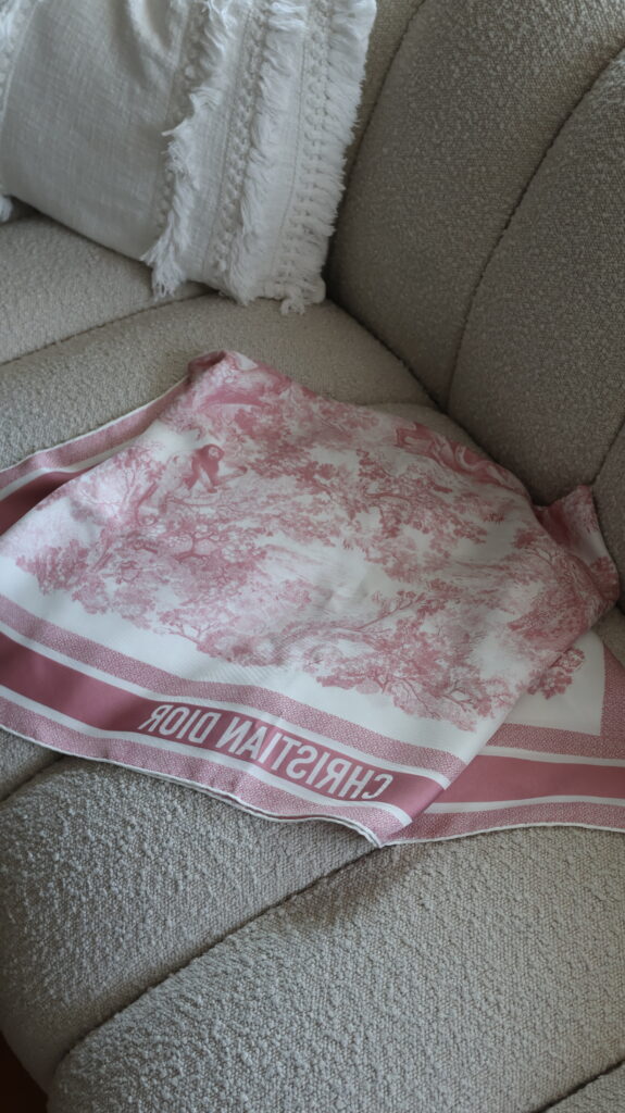 Apaszka Christian Dior różowa Toile de Jouy
