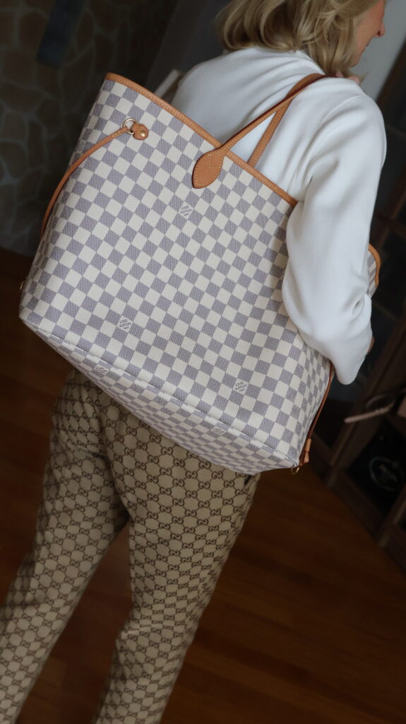 Louis Vuitton Neverfull Damier Azur